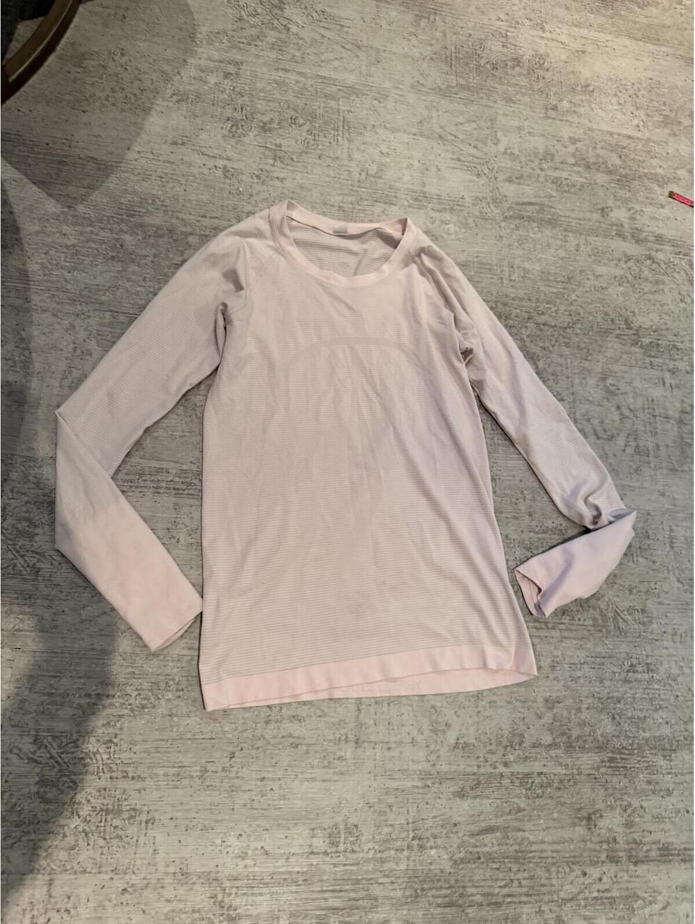 Lululemon Light Pink Swiftly Long Sleeve Ribbed Cuffs size 8